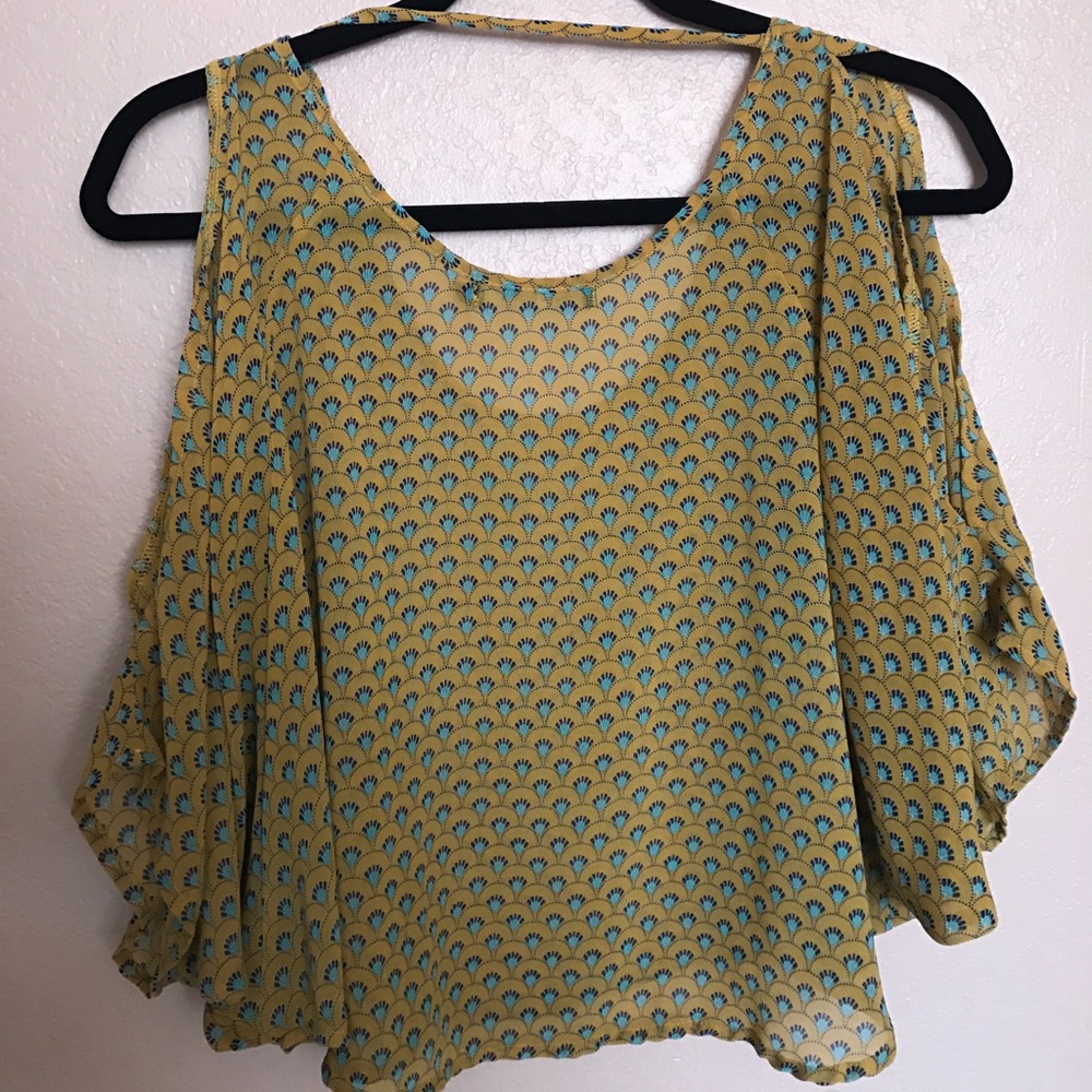 Patterned top - Picture 3 of 3