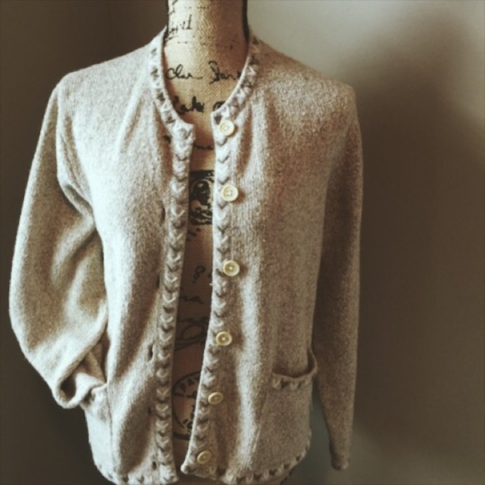 Adorable grey woolrich cardigan