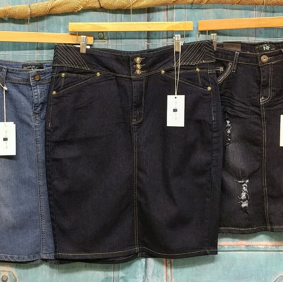 WM Dark Denim NWT Stretch Denim Below Knee Skir - Picture 2 of 3