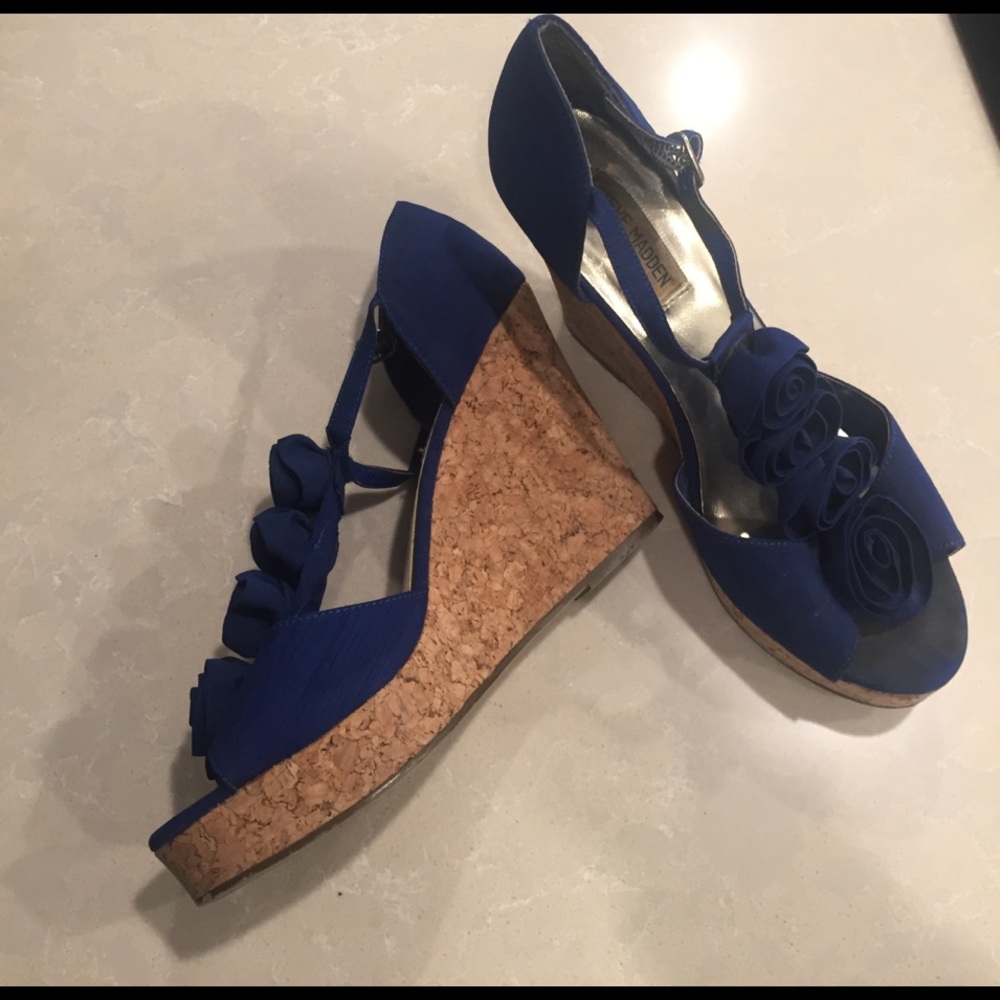 Steve Madden blue floral wedges size 10