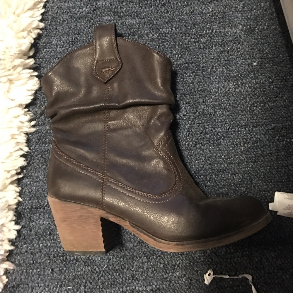 Short Cowgirl boots!