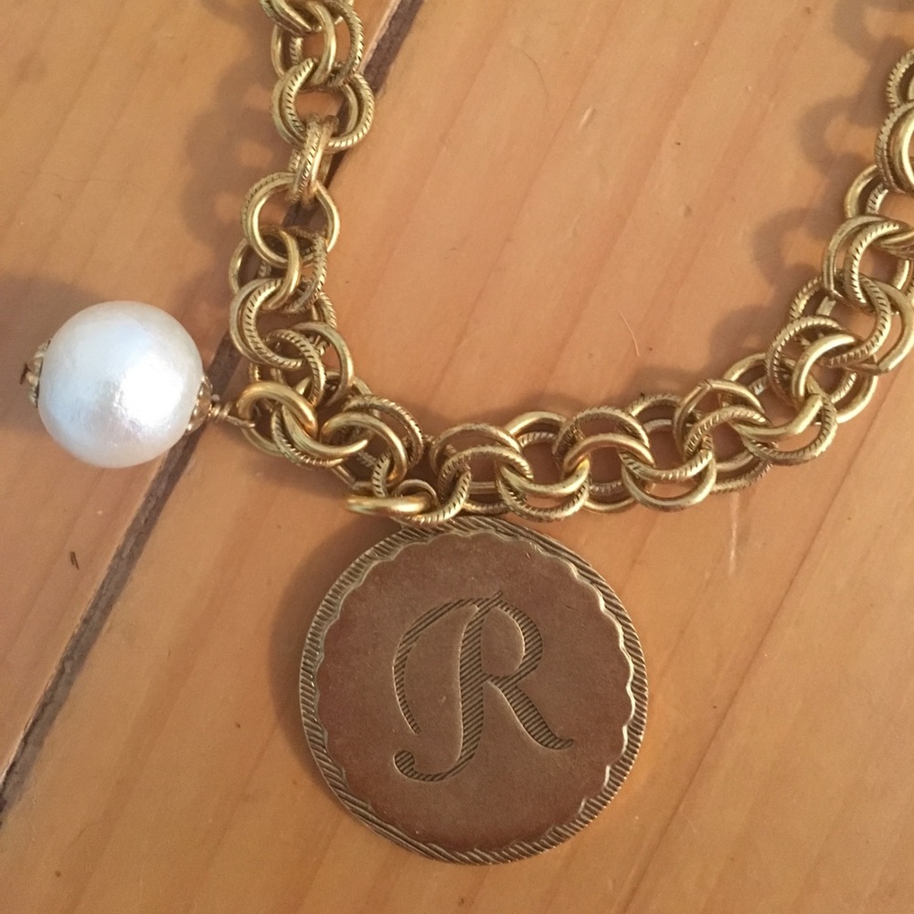 John Wind gold 'R' necklace with pearl