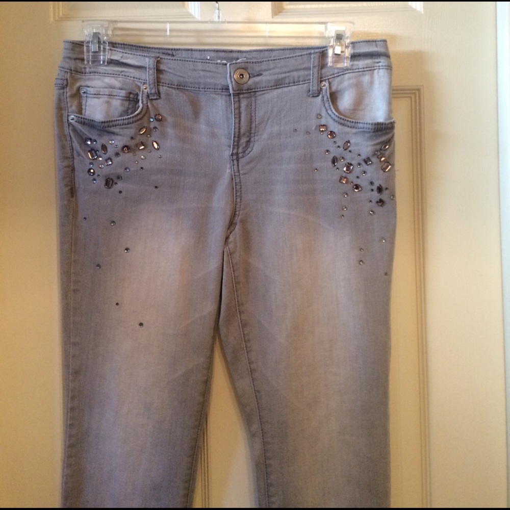 Jeans w crystals on pockets dripping down legs