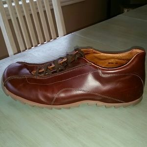 Steve Madden Retro's size 10