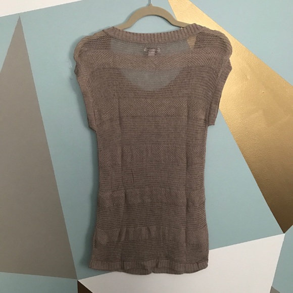 Beige open weave sleeveless top - Picture 3 of 4