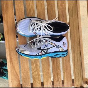 Mizuno Wave Inspire shoes