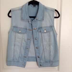 Jean Vest