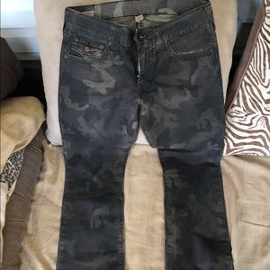 True Religion Ricky. Relaxed straight. Custom.