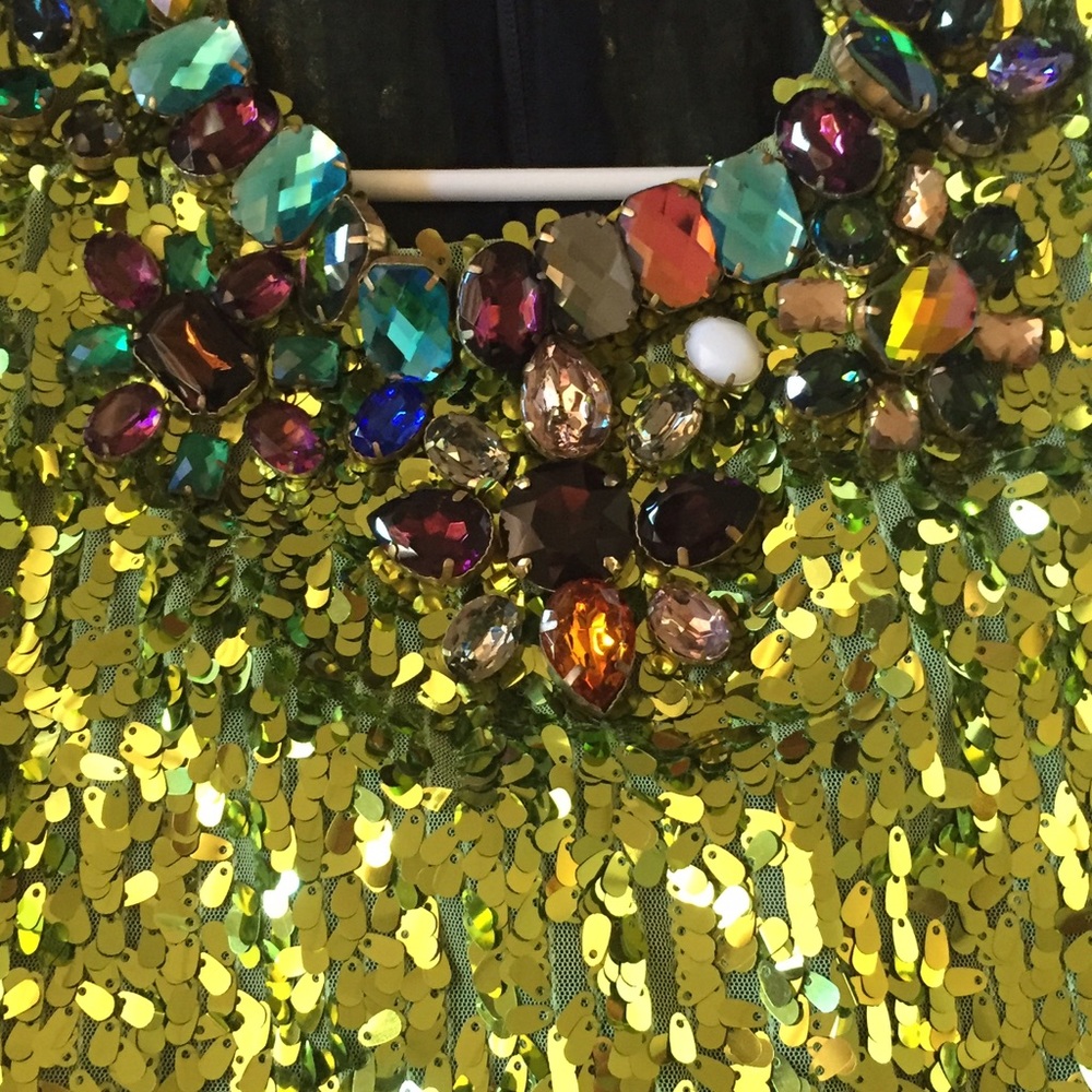 Top - Picture 2 of 2