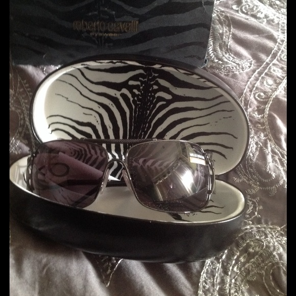 ROBERTO CAVALLI, the perfect gift for him or her💌 - Picture 3 of 3