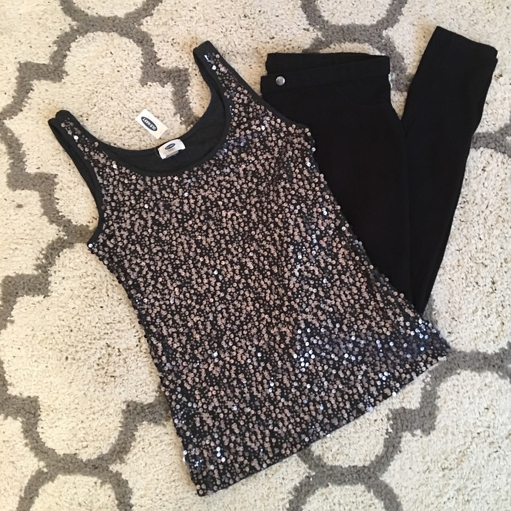 🍊2 for $10! NWT Old Navy Gray Sequin Tank