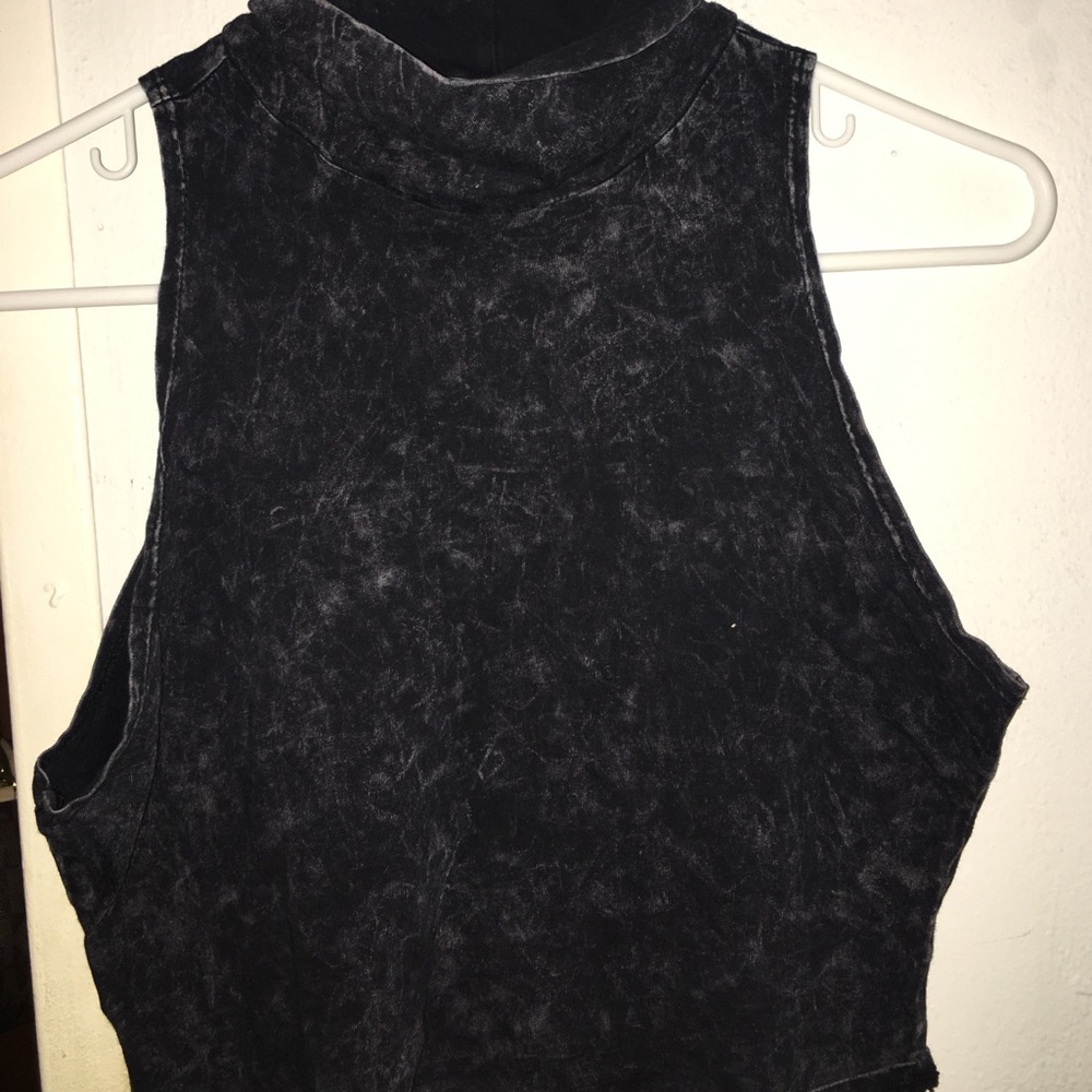 Acid wash turtle neck crop top