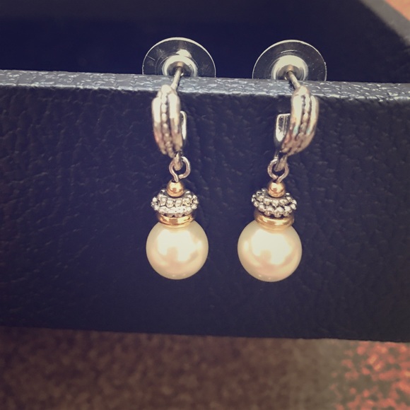 πHPπ Stunning Pearl Earrings - Picture 1 of 2