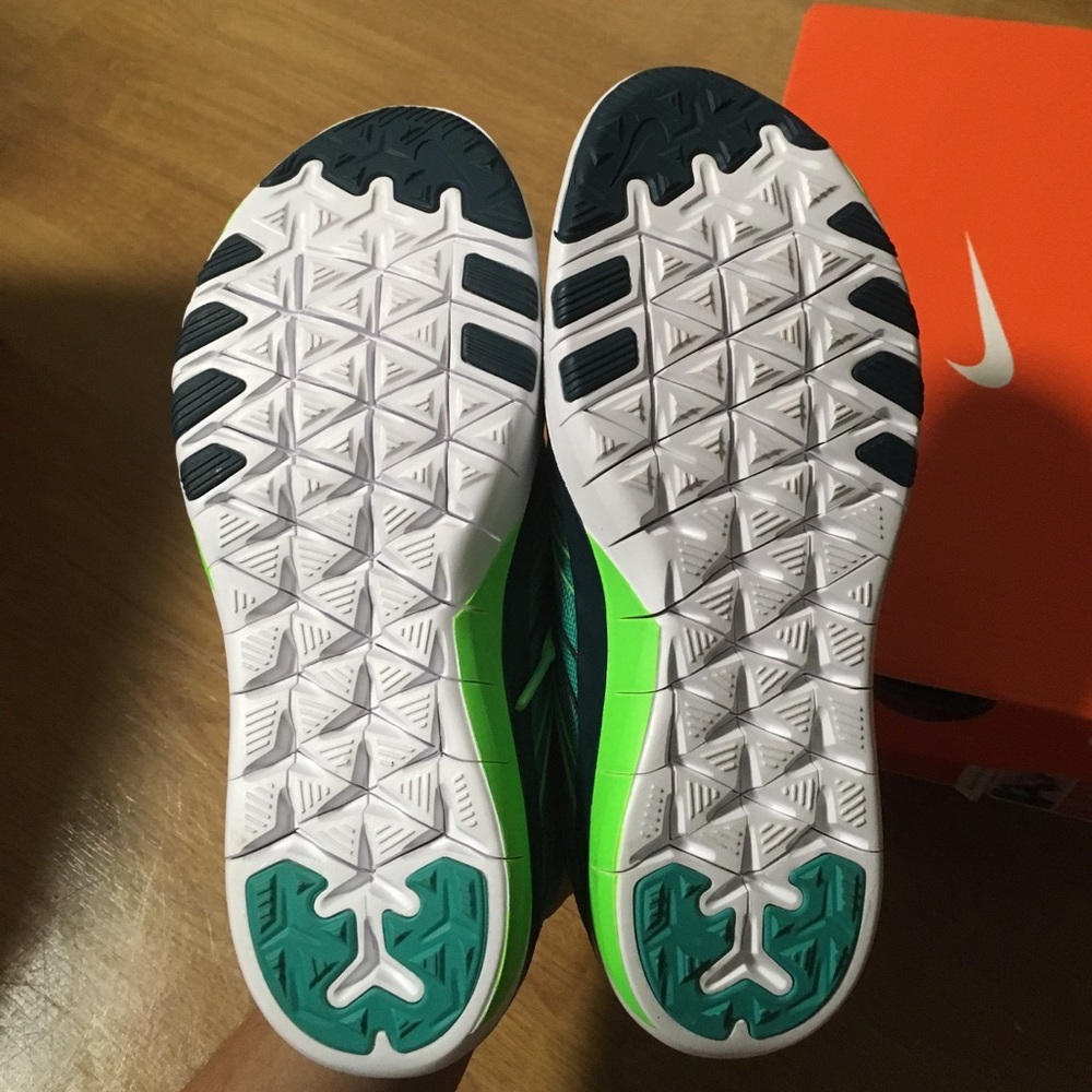 Nike Free Tr 6 Jade - Picture 4 of 6