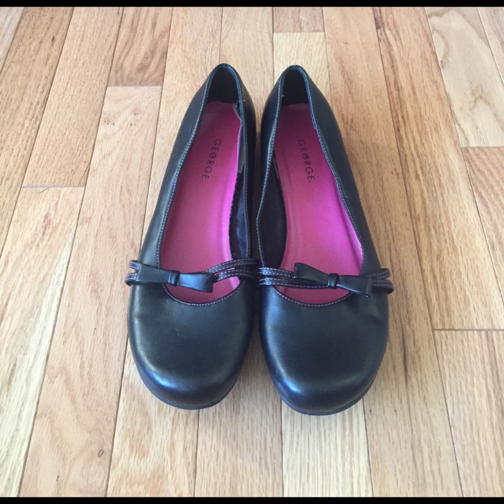 Black Mary Jane flats