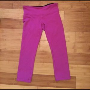 Lululemon wunder under crops size 6