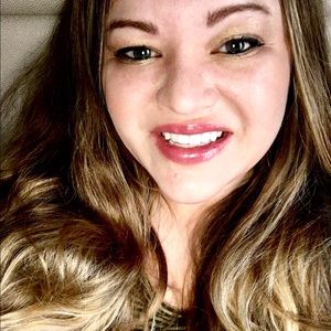 Meet your Posher, Courtney