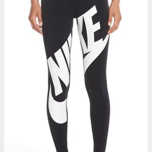 Nike leg-a-see leggings