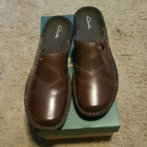 Clarks dark Brown Leather Slip on Clogs