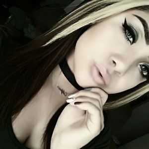 Meet your Posher, Adrianna