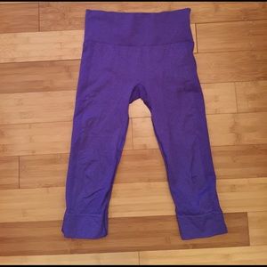 Lululemon crops size 6