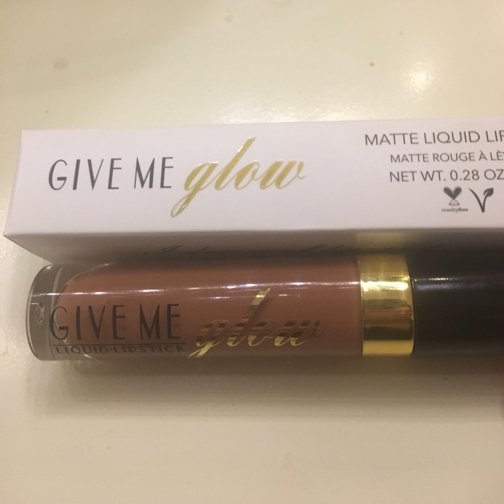 Give me glow liquid lipstick cinnamon bun