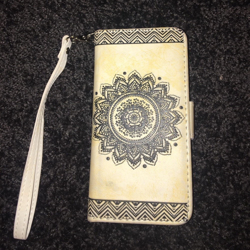 Phone case - Picture 1 of 2