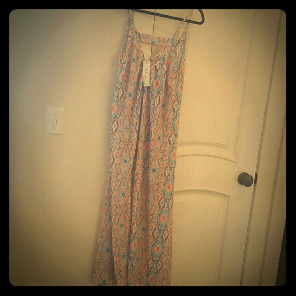 Gorgeous flowy dress