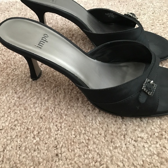 Black heels - Picture 2 of 2