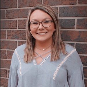 Meet your Posher, Hali