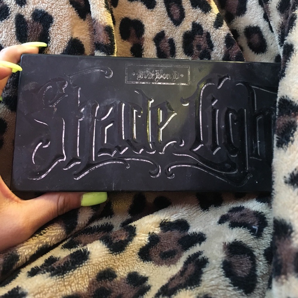 Kat von d contour kit