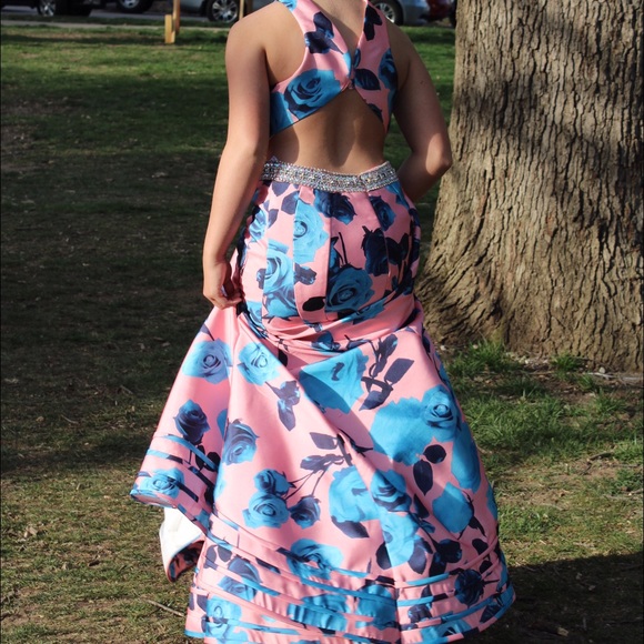 Prom Dress - Picture 3 of 4