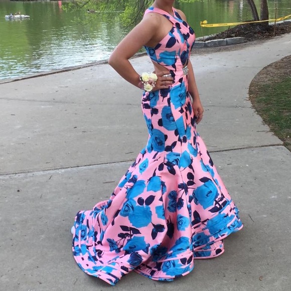 Prom Dress - Picture 4 of 4