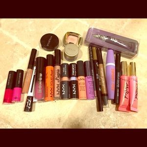 Makeup bundle