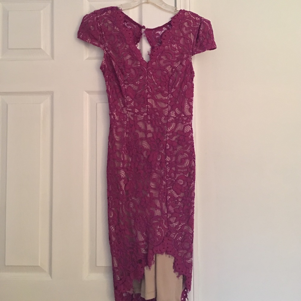 Worn/washed 1x! Sleek, sexy lace body con dress 🌟