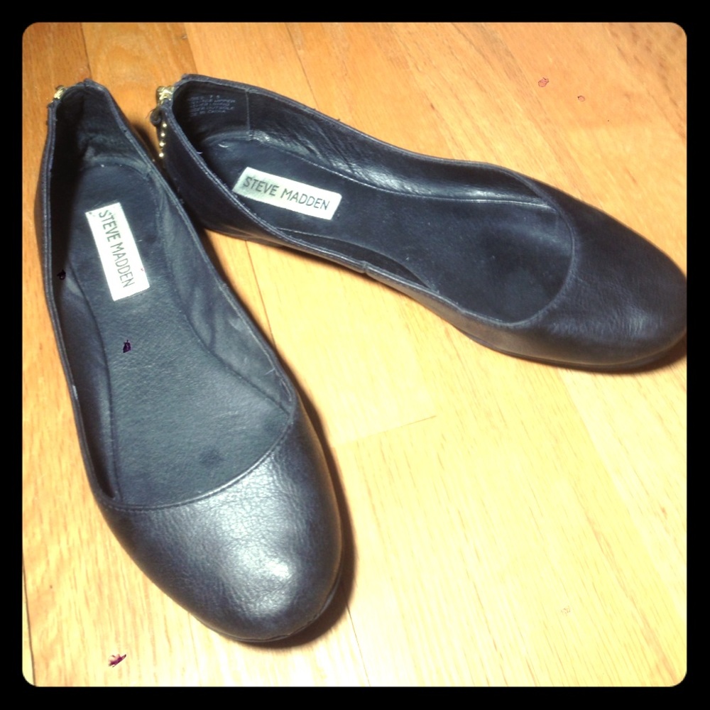 (1 WEEK LEFT!!!) Steve Madden leather flats