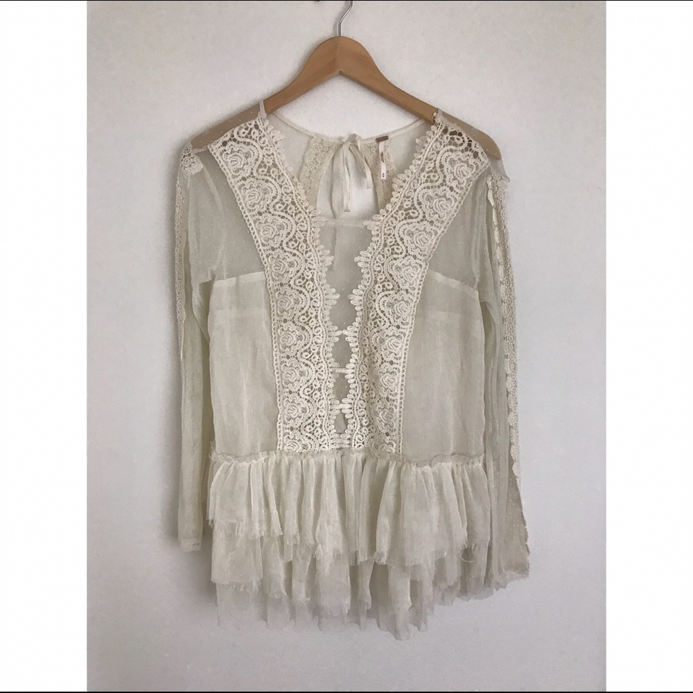 🌸NWOT Gorgeous Crocheted Tunic🌼
