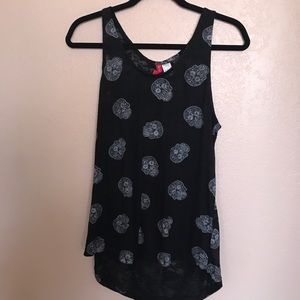 Black tank with skull heads
