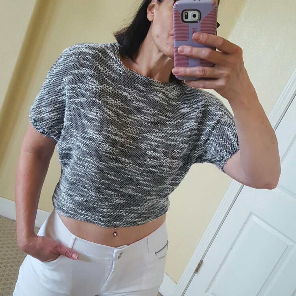 Doleman Sleeved Crop Top
