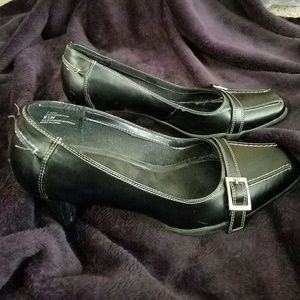 Dress shoes