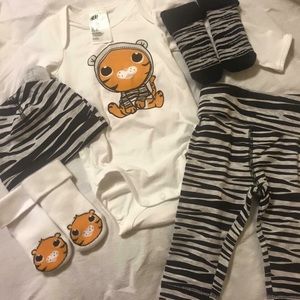 Cute Neutral  Baby Set