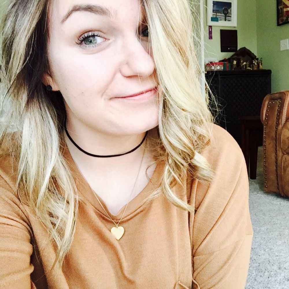 Meet your Posher, Alexis