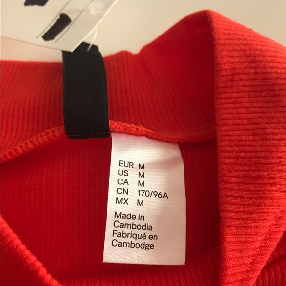 NWT Basic Knit Top in red - Picture 4 of 5