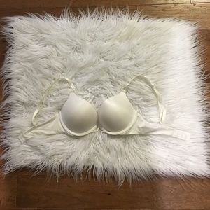 Victoria's Secret Bombshell Plunge