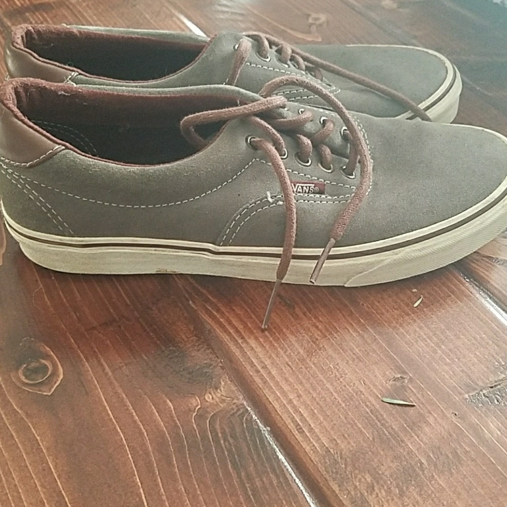 Men's Era Suede leather Vans, size 9
