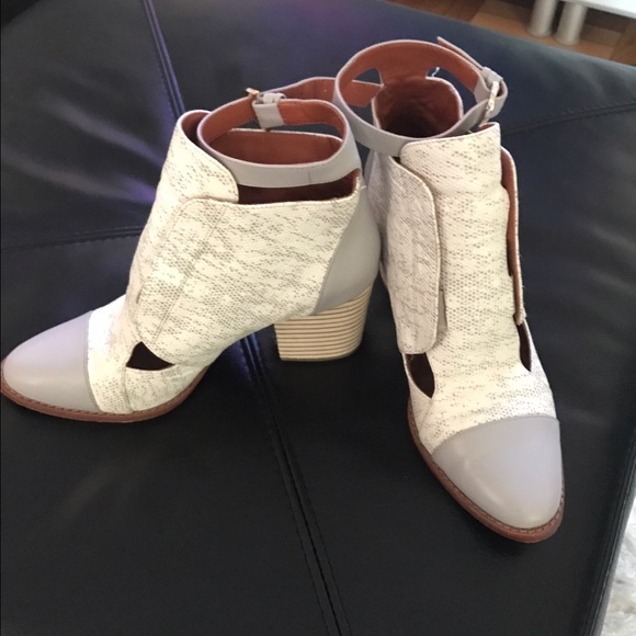 Rebecca Minkoff Shoes - REBECCA MINKOFF BOTTIE Sz 7.5