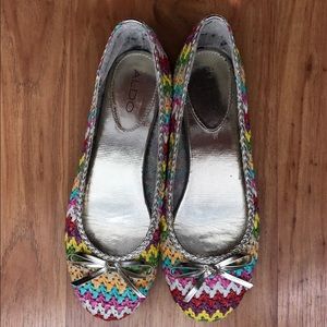 EUC Aldo Multicolored Wovens Flats!