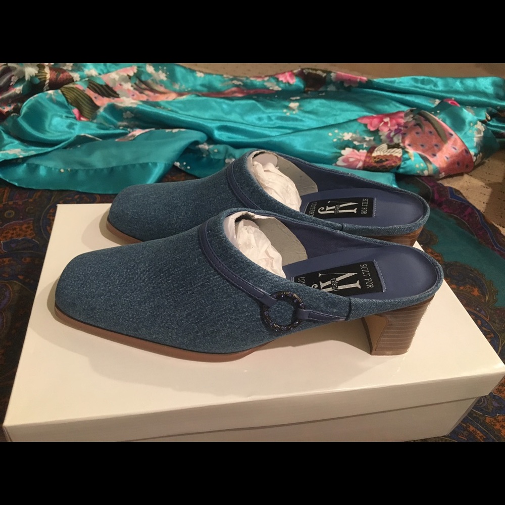 AJ Valenci mules with small heel.