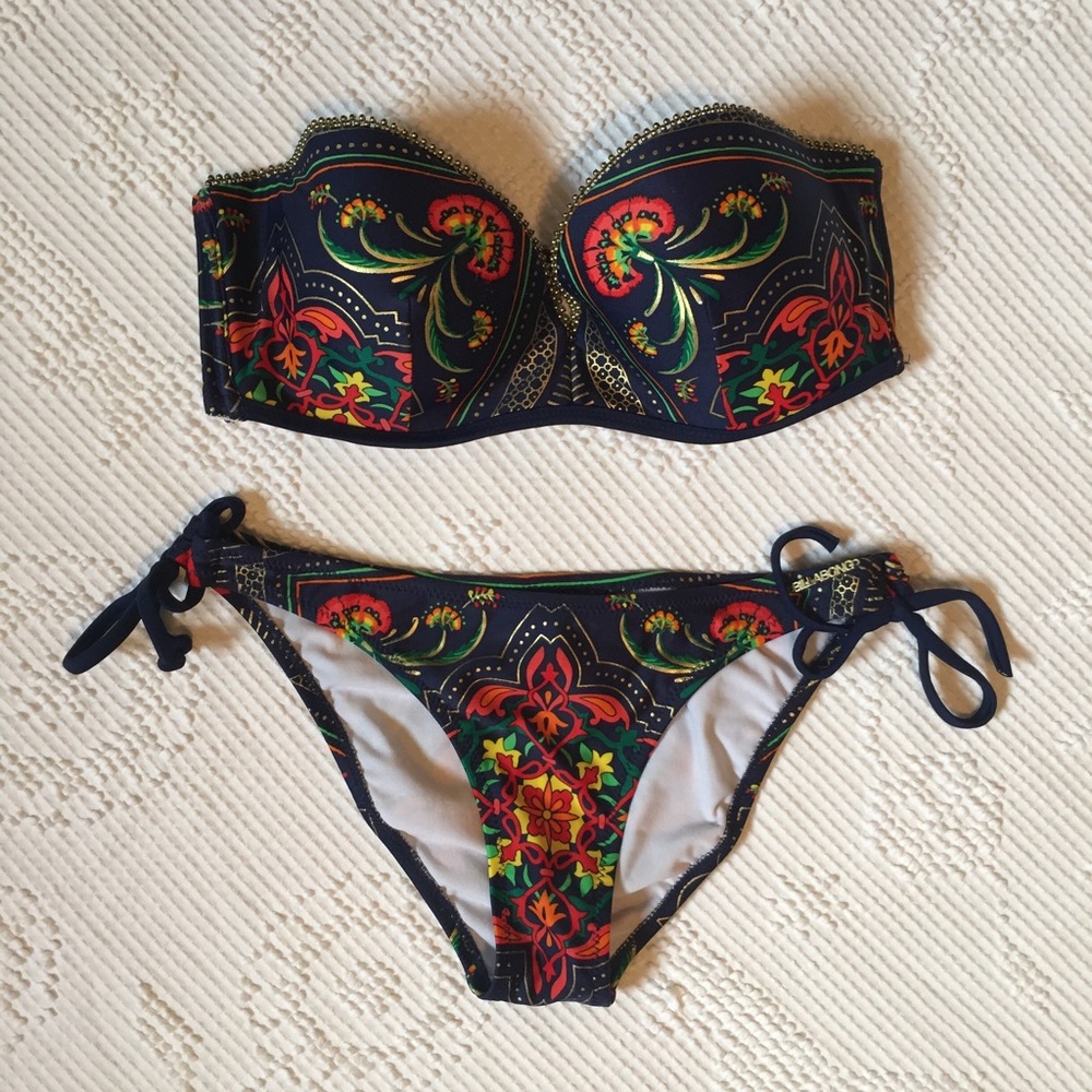 Like New, Beautiful Strapless Billabong Bikini