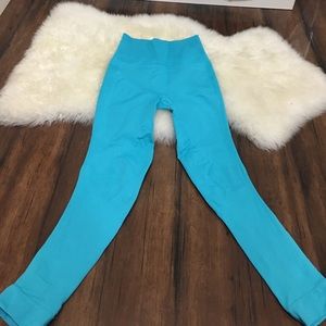 LULULEMON Zone In Crop Rise Top 2 gymshark legging